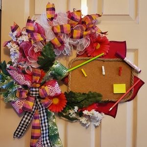 Beautiful Teacher's Bulletin Board Wreath El Paso